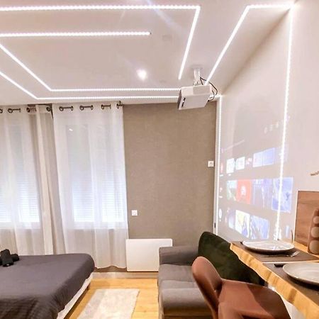 Le Pluvier D'Argent*Home Cinema Абвиль Экстерьер фото